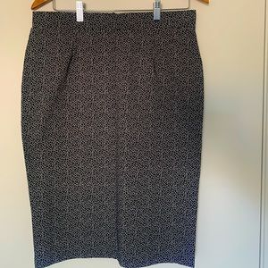 Stretch material skirt, size L
